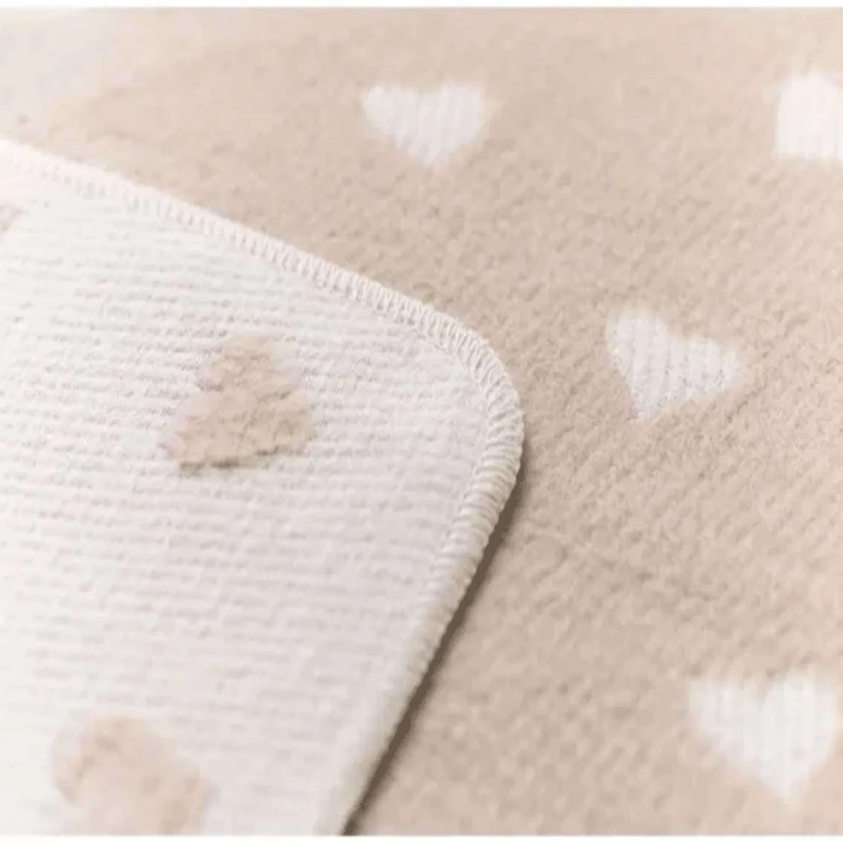 Carla Hearts Allover (90x70)