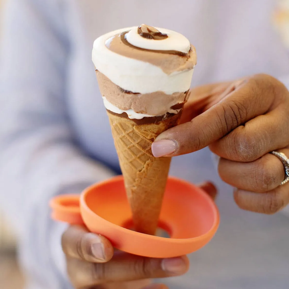 Drizzle Popsicle and Ice Cream Cone Holder (2 Pack)