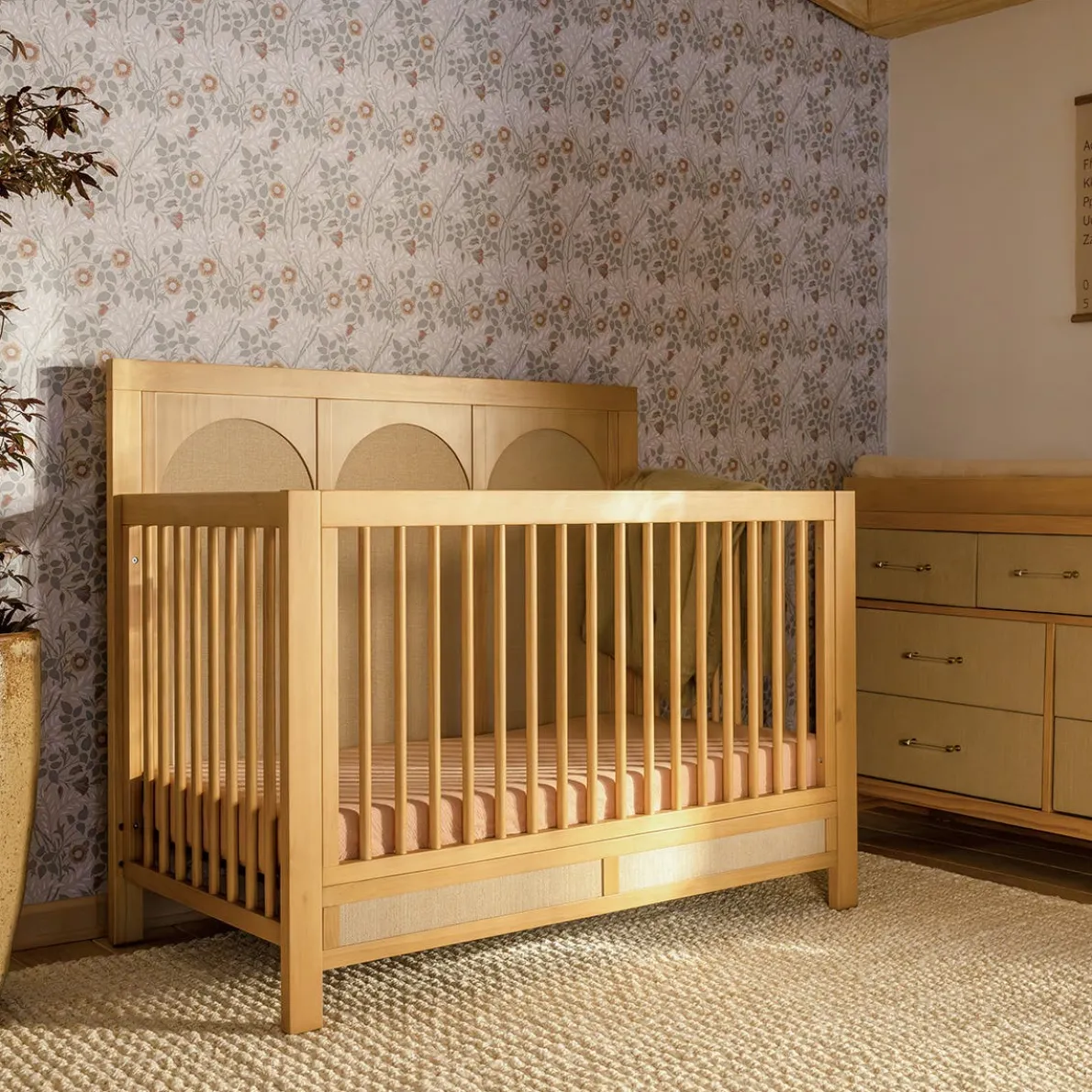 Eloise 4-in-1 Crib
