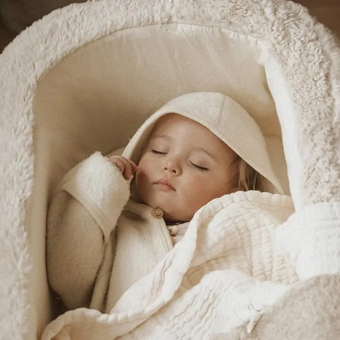 KUKO Bassinet with Sheet