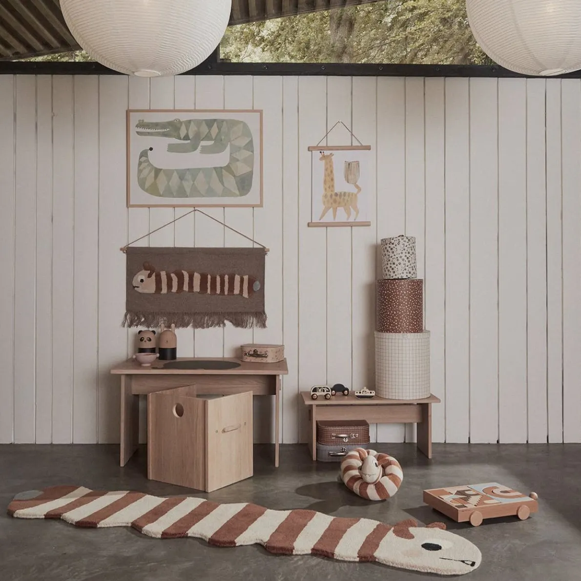 Leo Larva Wallhanger