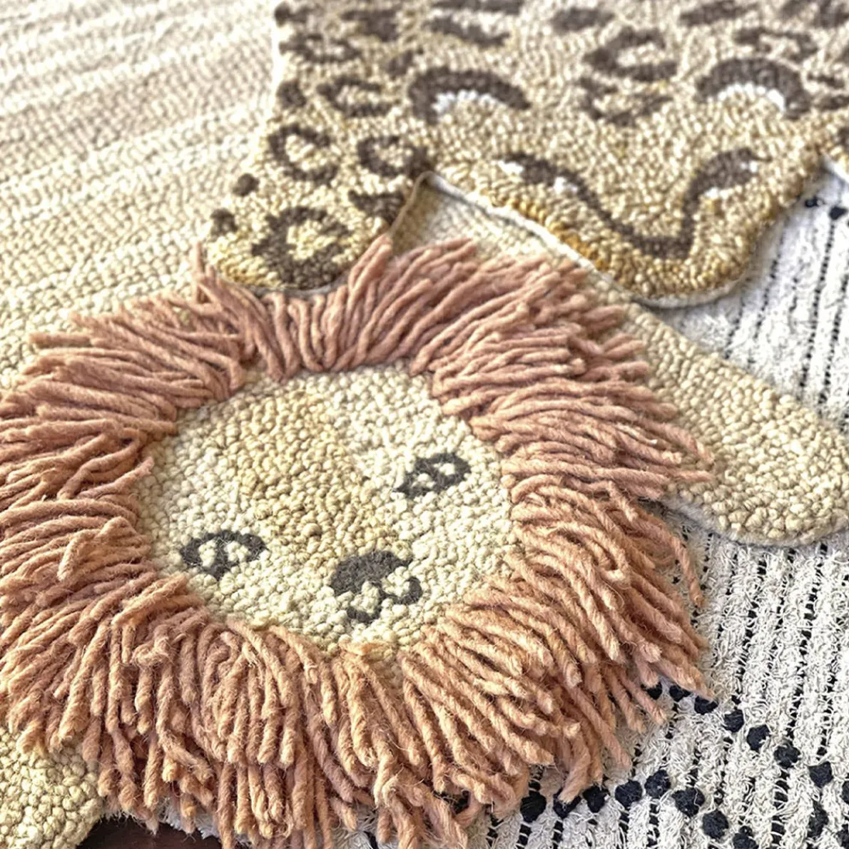 Lion Shape Wool Rug