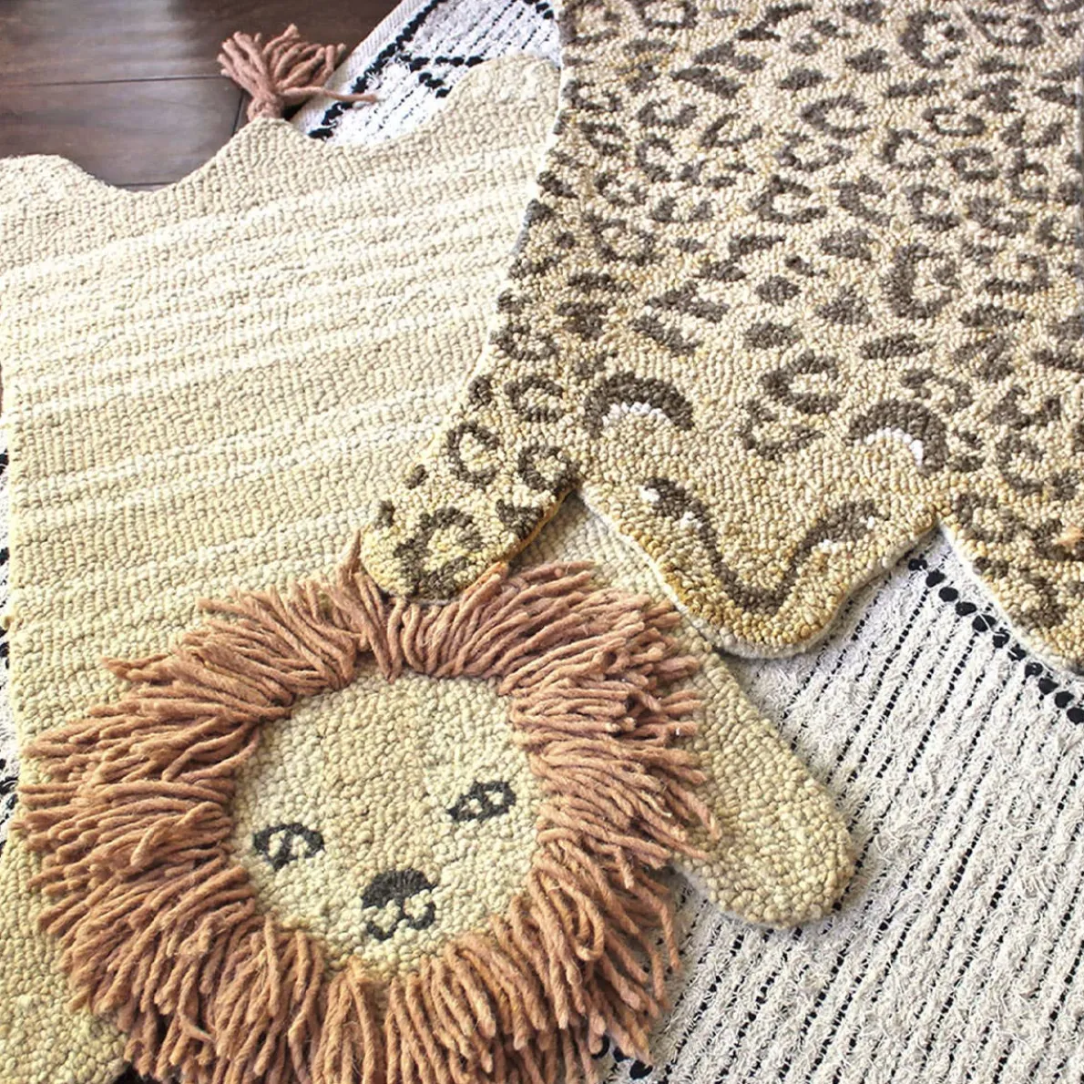 Lion Shape Wool Rug