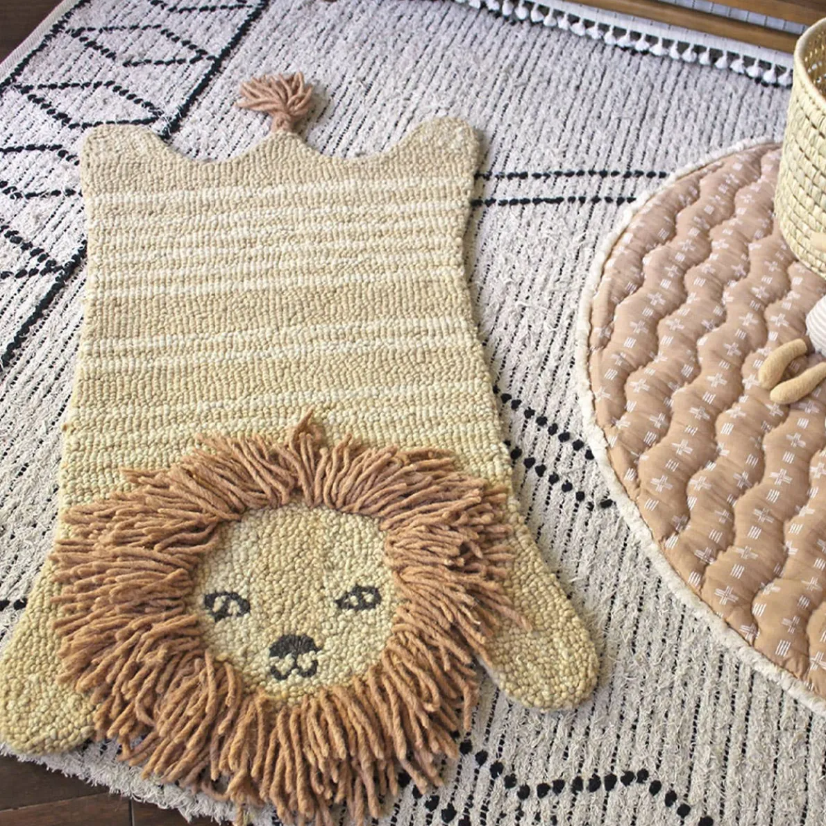 Lion Shape Wool Rug