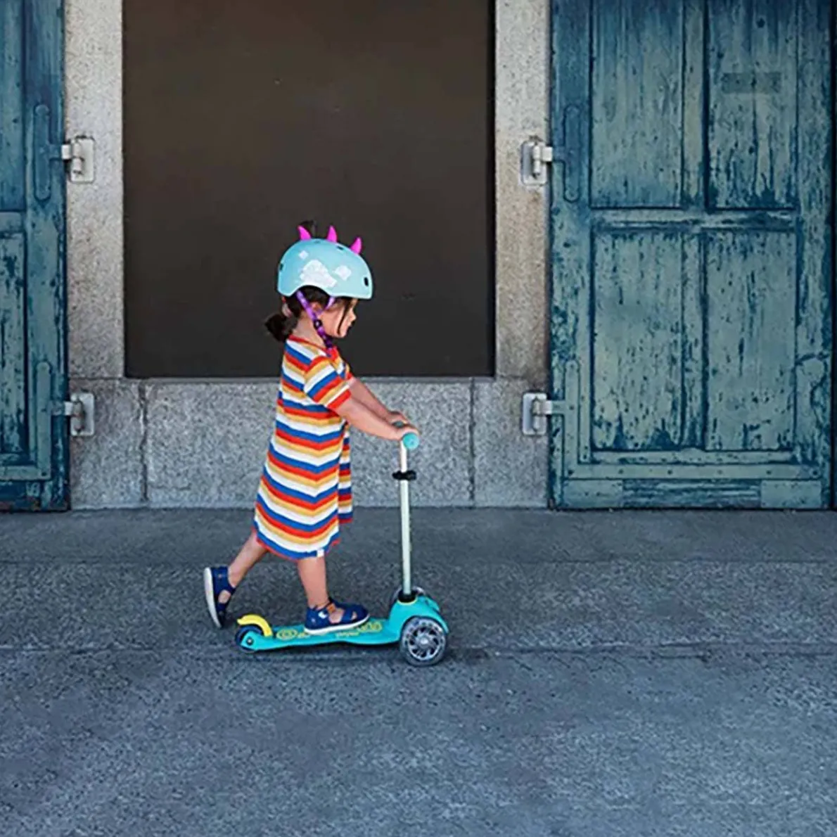 Mini Deluxe ECO LED Scooter