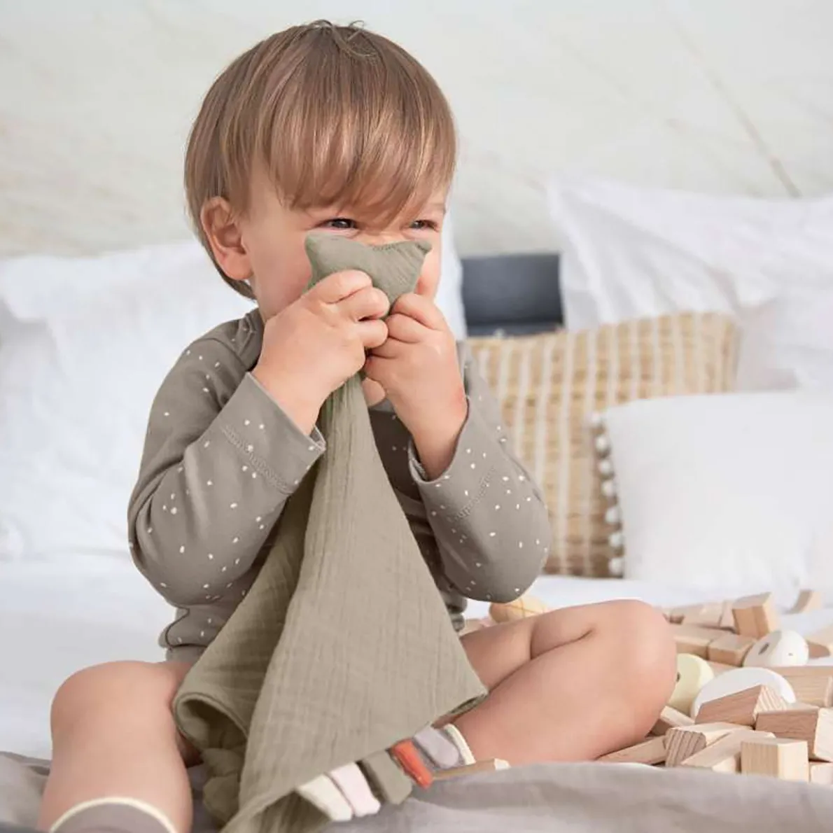 Muslin Baby Comforter (Little Universe)