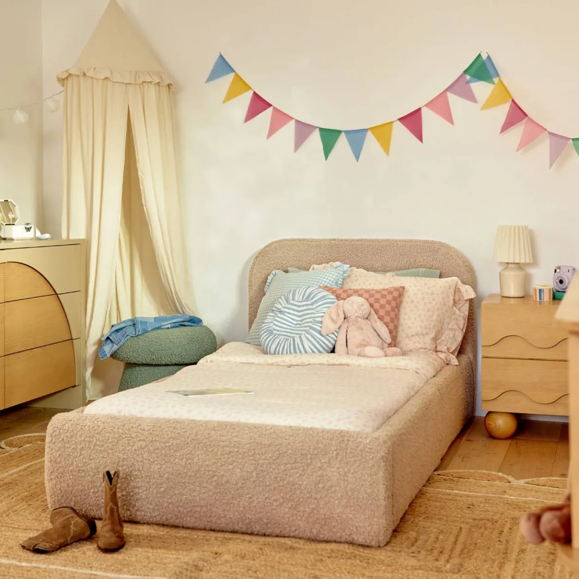 Nara Twin Bed (Shearling)