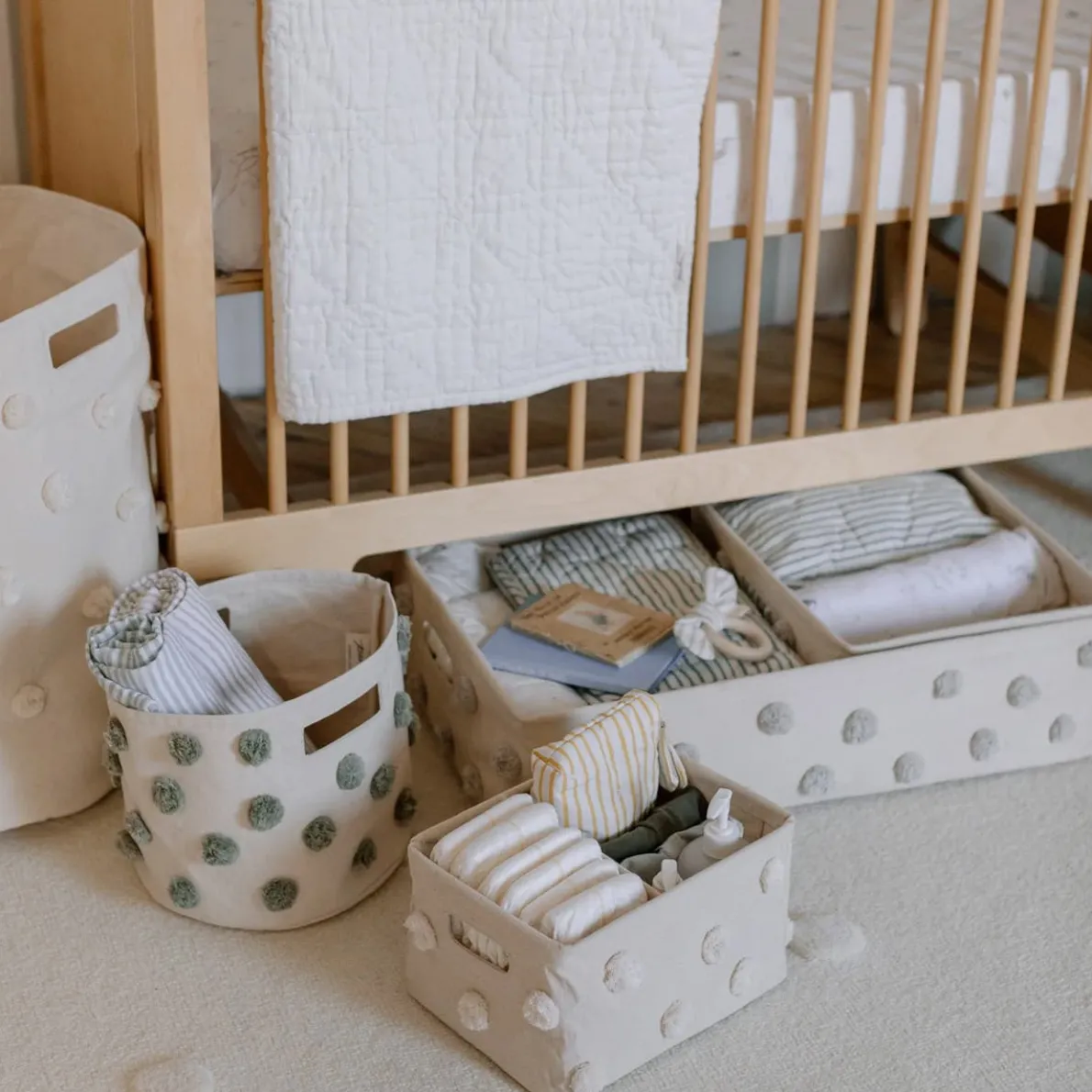 Pom Pom Hideaway Caddy Organizer