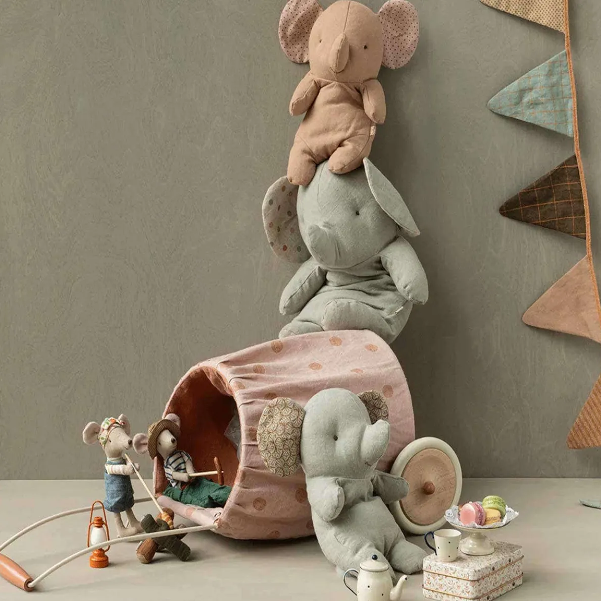 Safari Friends - Elephant (Medium)