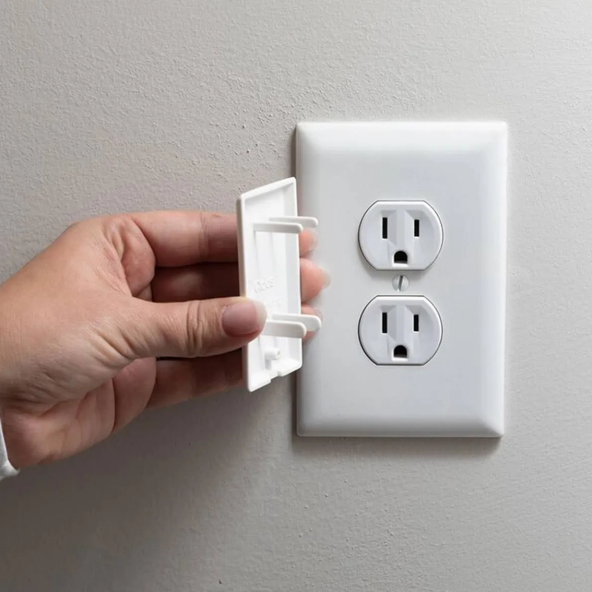 StayPut Double Outlet Plug (6 Pack)