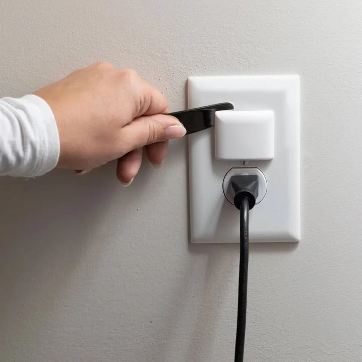 StayPut Single Outlet Plug